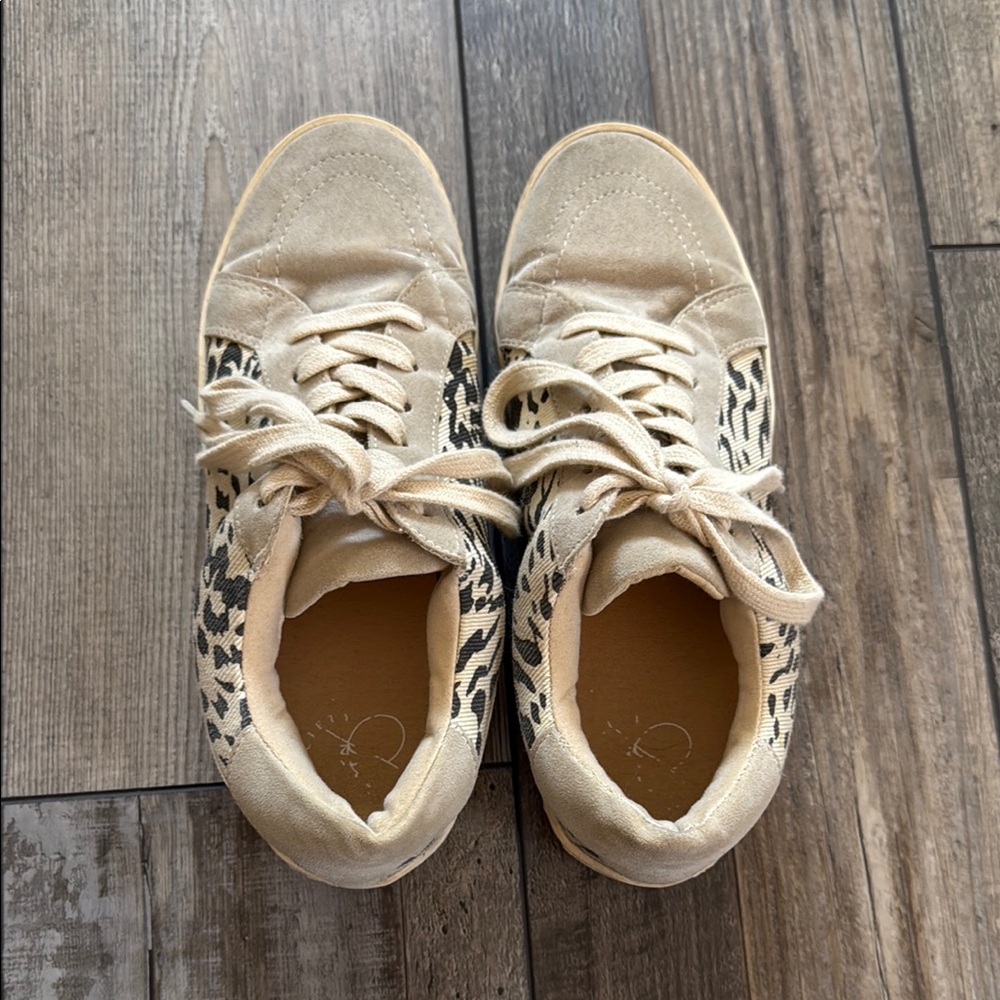 Stylish Beige and Black Women's Sneakers